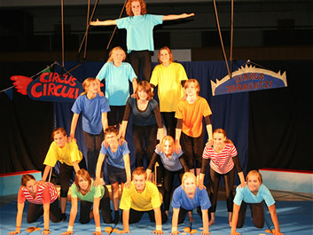 FOTO: Hromadná akrobacie na Circus Culture 4 Europe