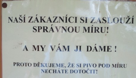 FOTO: Tabulka u vchodu do Riegrových sadů