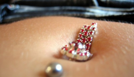 FOTO: Piercing pupíku