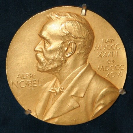 FOTO: Nobelo cena, Zdroj: Wikipedia.com