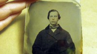 FOTO: John Travolta (prý) z roku 1860