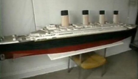 FOTO: Jiný nadšenec postavil model Titaniku celý ze zubních párátek