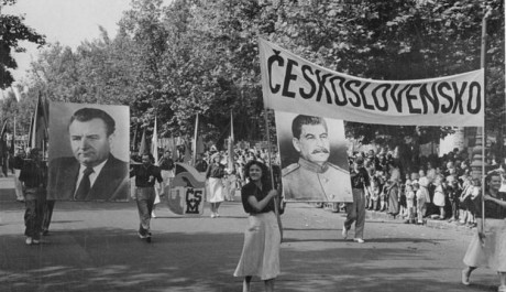 FOTO: Se sovětským svazem na věčné časy, Zdroj: wikipedie.cz