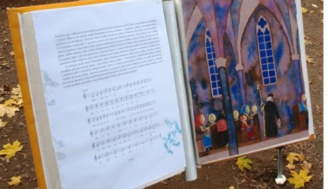 Foto: Kniha pro jedno z miminek na Kampě