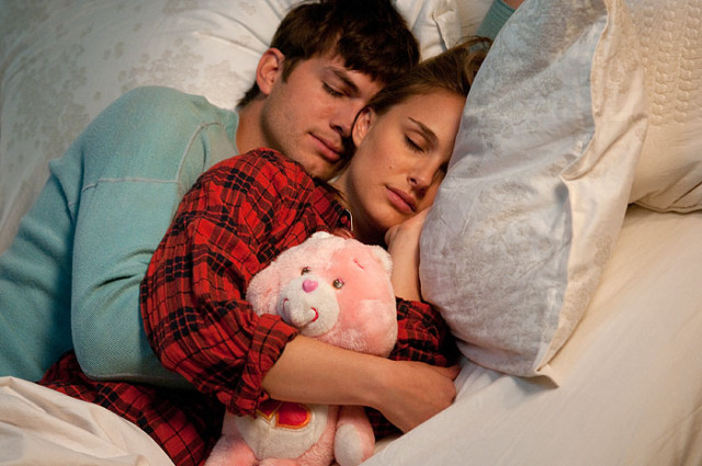 FOTO: Ashton Kutcher a Natalie Portman ve filmu Hlavně nezávazně