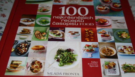 FOTO: Obal knihy 100 nejkrásnějších receptů časopisu F.O.O.D