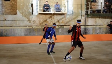 kasabian hrají netradiční fotbal
