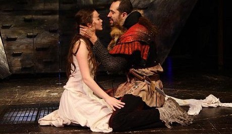 FOTO: Mark&eacute;ta Lazarov&aacute; (Petra Tenorov&aacute;) a Mikol&aacute;&scaron; Kozl&iacute;k (Radek Ž&aacute;k)