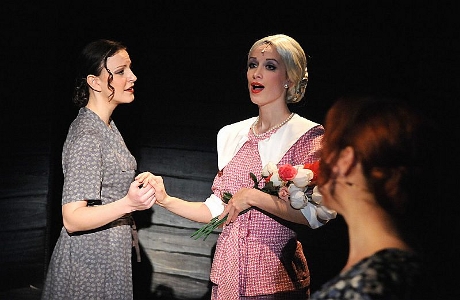 FOTO: Soňa Borková v titulní roli muzikálu Evita (DJKT, 2011)