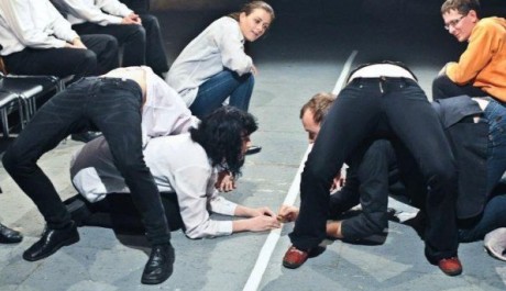 FOTO: Projekt Zrcadlo, umělecké sdružení Depresivní děti touží po penězích