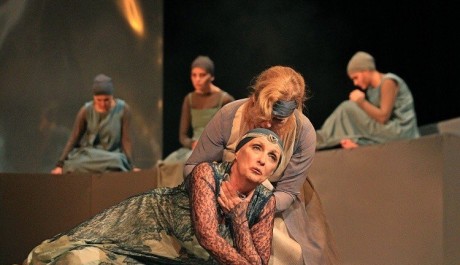 FOTO: Zdena Bittlová a Jindra Janoušková v antickém dramatu Trójanky