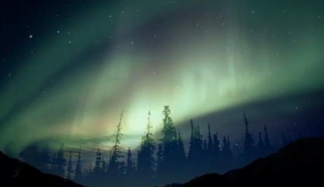 FOTO: Pol&aacute;rn&iacute; z&aacute;ře na dosah, př&iacute;mo z postele skleněn&eacute;ho igl&uacute;