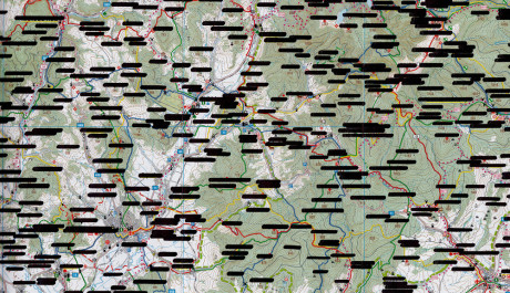 OBR: Jana Kasalov&aacute;, Z cyklu Vlč&iacute; J&aacute;my (Wolfsgrub), kresba permanentn&iacute;m fixem na mapě, 2011