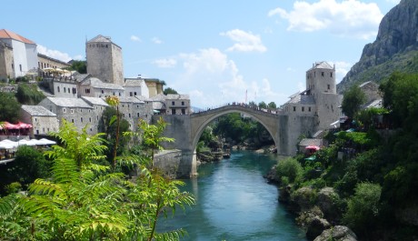 "Stari most v bosenském Mostaru"