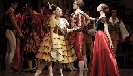 FOTO: Petra N&aacute;levkov&aacute;, Helene Chavarot (Květin&aacute;řky), Viktor Kocian (Esapada), Philippine de Sevin (Mercedes)