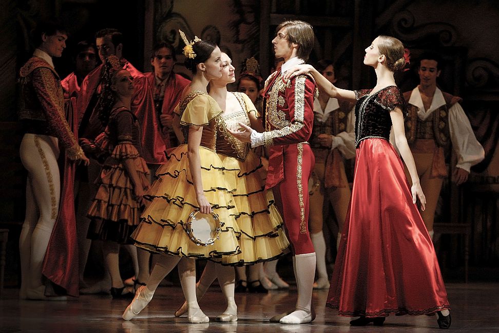 FOTO: Petra Nálevková, Helene Chavarot (Květinářky), Viktor Kocian (Esapada), Philippine de Sevin (Mercedes)