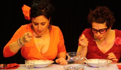 FOTO: Ty dvě, které obědvají, Divadlo Kampa