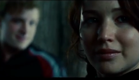 FOTO: Katniss bojuje nejen za svou záchranu, Zdroj. youtube.com