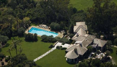 FOTO: S&iacute;dlo Toma Cruise a jeho rodiny