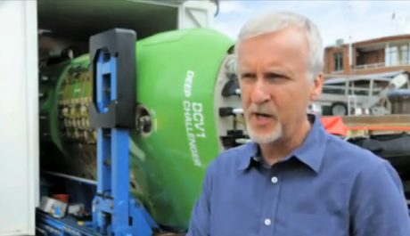 FOTO: James Cameron během příprav k ponoru.,Zdroj: youtube.com