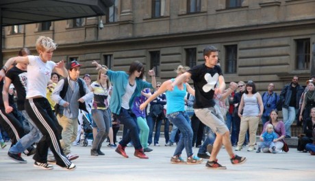 FOTO: Den tance