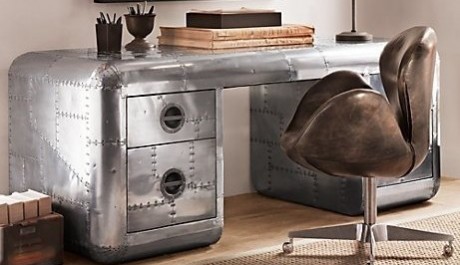 FOTO: Stůl z kolekce Blackhawk