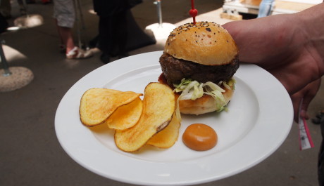 FOTO: Hovězí hamburger