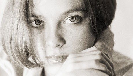 FOTO: D&iacute;vka s hezkou plet&iacute;