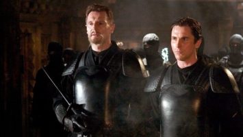 FOTO: Liam Neeson a Christian Bale ve filmu Batman začíná