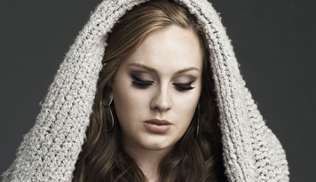 Jeden z největších hitů Adele Someone Like You pojednává o nevydařeném vztahu. Zdroj: adele.tv