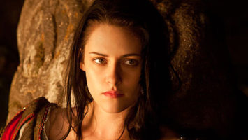 FOTO: Kristen Stewart ve filmu Sněhurka a lovec