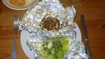recept na grilovaný hermelín s cuketou