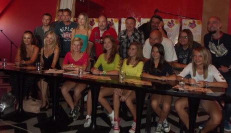 FOTO: Andílci za školou