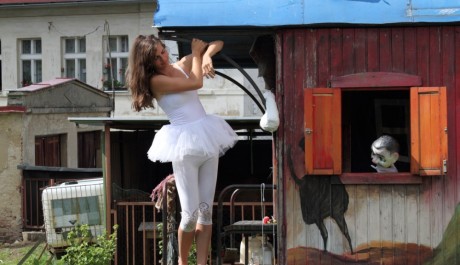 Foto: Divadlo koňa a motora