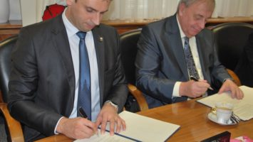 FOTO: Zimola podepisuje koaliční smlouvu