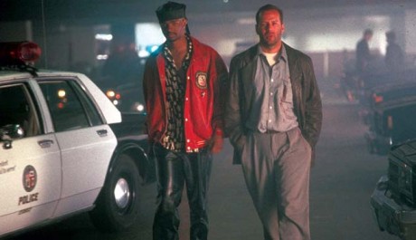 Bruce Willis bude v pátek večer řešit případ korupce. Zdroj: Warner