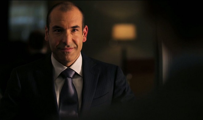 FOTO: Louis Litt, Suits