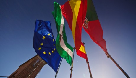 Vlajky Evropské Unie V rámci EU můžete vycestovat kamkoliv, Zdroj: sxc.hu