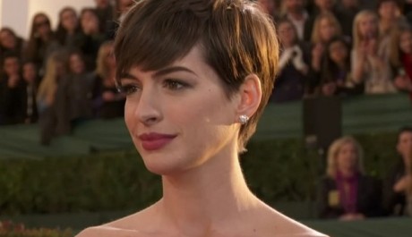 FOTO: Anne Hathaway na Zlatých glóbech 2013.