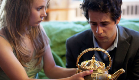 Přinese jim konvice štěstí, nebo neštěstí? zdroj: Magnolia pictures