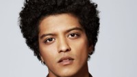 Bruno Mars - Main Pub 1 - Kai Z. Feng_LR