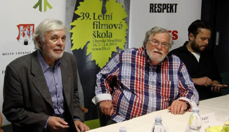 Josef Abrhám, s Janem Kačerem a Josefem Abrhámem mladším na tiskové konferenci k filmu Hoteliér, FOTO: Tereza Menclová, TOPZINE.cz