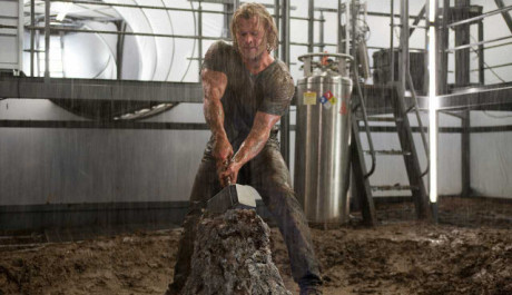 Chris Hemsworth ve filmu Thor. Zdroj: Paramount Pictures