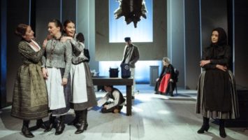 FOTO: Inscenace Advent má premiéru v Jihočeském divadle