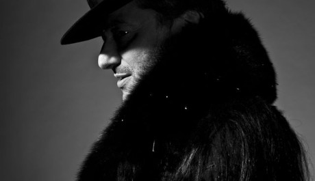 Rachid Taha přiveze do Prahy originální mix arabských a afrických rytmů s rockem. Zdroj: United Islands Foto: Marc-Antoine Serra