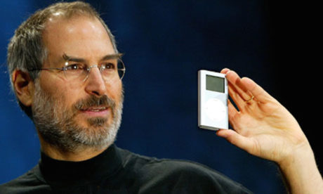 Vizionář ze Silicon Valley představuje první iPod.