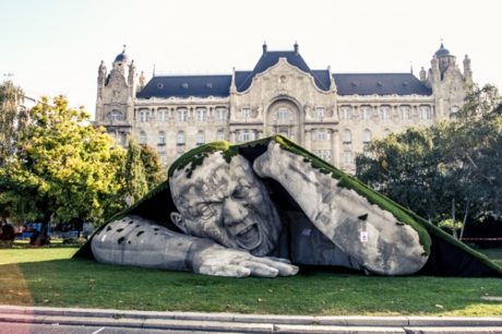 Feltépve, Budapešť, Foto: László Balkányi