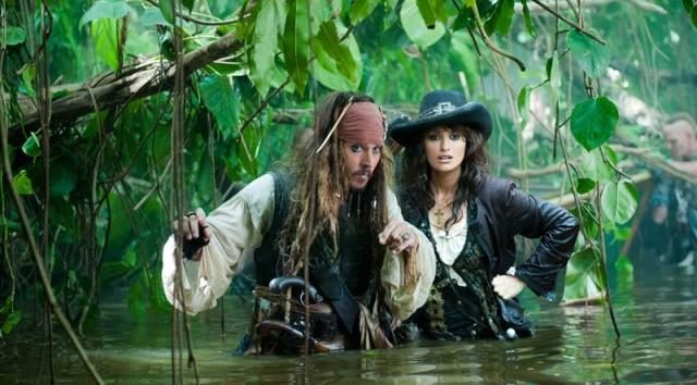 FOTO: Na vlnách podivna - Johnny Depp a Penelope Cruz