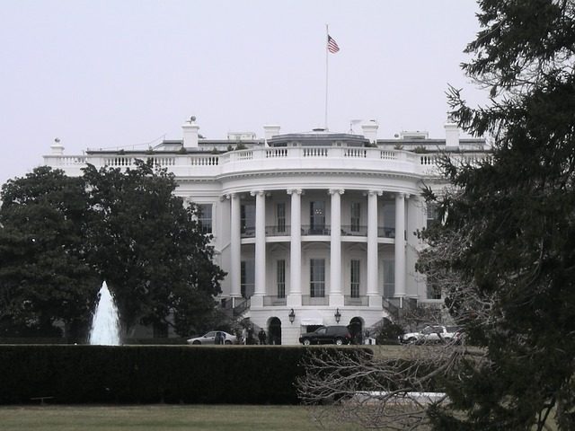 Bílý dům v USA označen na google mapách jako negerský dům