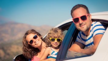dovolena_auto_rodina_prazdniny_cestovani